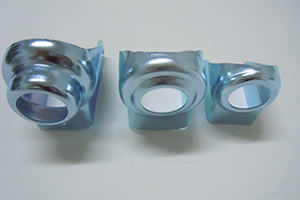 Procédé de passivation bleu blanc au chrome trivalent pour le zingage TR-668