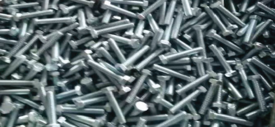 L'électrodéposition très réduite de zinc d'acide de consommation, le revêtement est blanche et lumineuse
